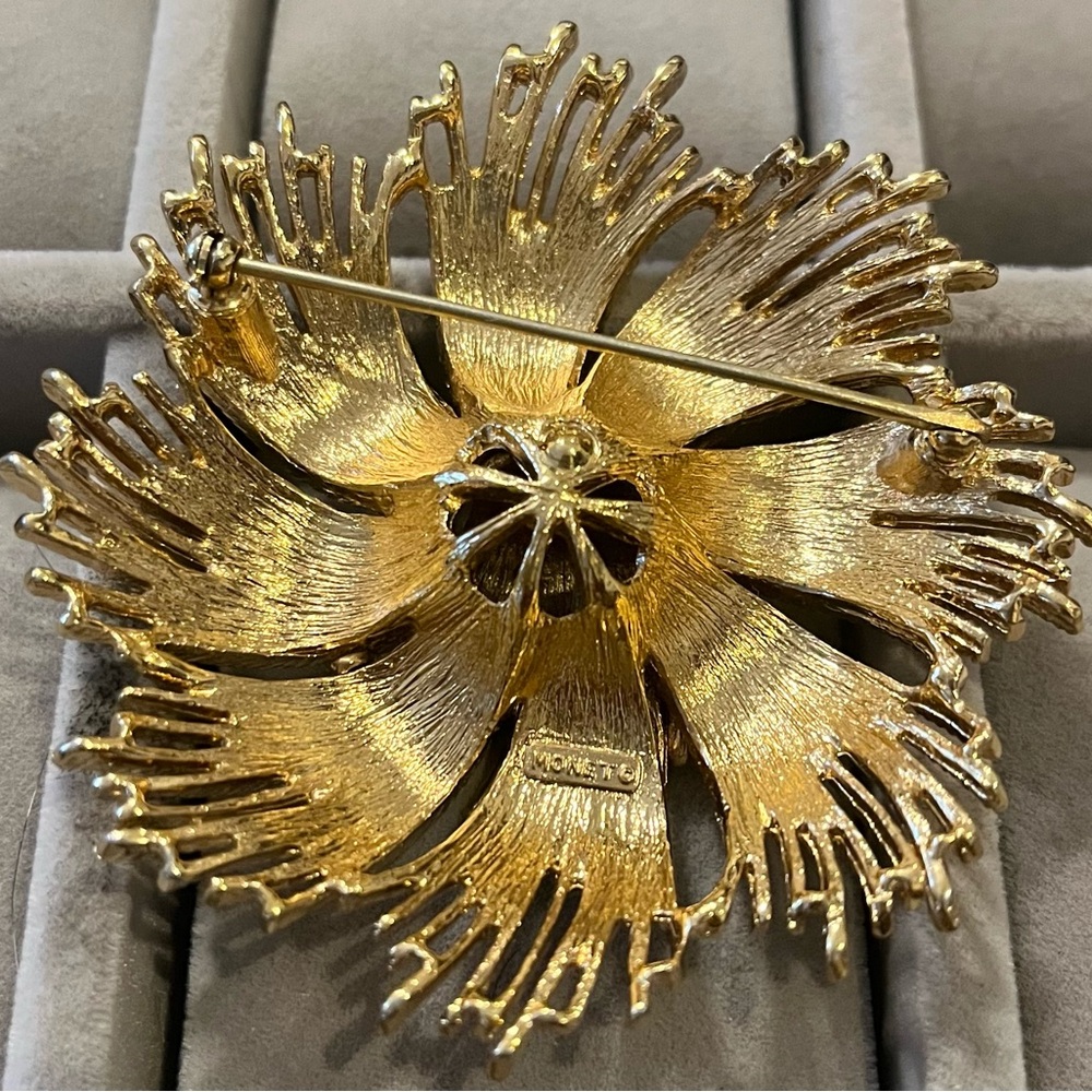 Monet Cordelia Gold Tone Swirl Brooch - Picture 2 of 3